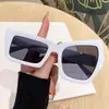 Nuevas gafas de sol irregulares de estilo ins moderno, estilo europeo y americano, llamativas y originales para mujeres con diferentes tamaños de ojos