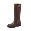 Botas de montar de cuero de vaca de doble hebilla, elegantes y con estilo para mujer, invierno 2026, tacón medio grueso, punta redonda, botas largas de tubo alto de cuero genuino, talla 41