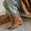 Botas de Cano Curto Quadradas Retro First Encounter para Mulheres Baixas, Fechamento com Fivela Outono/Inverno, Alongadoras de Perna, Botas Curtas Versáteis da Moda