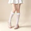 Fábrica de origem acabamento em renda meias femininas até o meio da panturrilha estilo Lolita doce meias brancas folgadas para mulheres verão estilo fino atacado