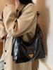 Bolsa de Grande Capacidade Feminina Outono e Inverno Vintage 2025 Novo Design de Nicho Bolsa de Ombro com Corrente Transversal Bolsa de Commuter Bolinho