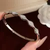 ¡Onda Heng Adornada! Pulsera Rombo de Circonita Chapada en Oro Real de 18k Pulsera de Estilo Minimalista Joyería de Lujo Ligero y Acabado de Alta Gama para Mujeres
