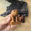 Figura de tigre em madeira de jujuba atingida por raio taoísta natural com fortes marcas de raio, figura de tigre em madeira de jujuba esculpida à mão para decoração de casa, figura de tigre preto