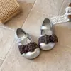 Sapatos Mary Jane Infantis Femininos Elegantes Estilo Floresta Retrô Xadrez com Laço de Couro 2026 Primavera e Outono Novos Solado Macio