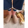 Meias Baggy Versáteis, Fofas e Estilosas para Outono e Inverno em Cores Quentes Contrastantes com um Design Único de Listras Caneladas Retrô, Comprimento na Panturrilha, Casuais