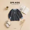 Conjunto casual de outono estilo coreano para meninos, composto por moletom listrado color-block e jeans de cor sólida, conjunto de duas peças novo 2026