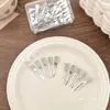 Presilha de cabelo feminina sem costura, com efeito volumoso na raiz, ideal para franja alta no topo da cabeça. Presilha tipo bico de pato para posicionamento dos fios.
