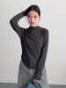 [Oufan] Camiseta de Manga Larga Corta con Diseño de Plisado para Mujer, Aspecto Sencillo Adelgazante y Top Base Cálido 11001