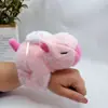 Juguete de Peluche Capibara Animal Juego de Lanzar Anillos con Tirador Trasero Tortuga Capibara Peluche que Abraza la Muñeca Rata de Agua Muñeca de Lanzar Anillos