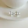 Pendientes de botón de rombos de circonita de moda estilo coreano para mujer Diseño simple con sentido del temperamento Adornos geométricos cuadrados para la oreja Accesorios versátiles para el día a día