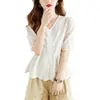 2024 Verano Nuevo Encaje Bordado Camisa de Manga Corta para Mujer Cintura Ajustada Look Delgado Camisa Pequeña Suelta Cuello en V Elegante Top Trendy
