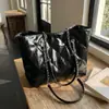 Bolso de Cuero Aceitoso de Gran Capacidad Vintage de Alta Gama Transfronterizo 2026 Nuevo Bolso de Hombro para Mujer de Uso Diario Bolso Tote Acolchado