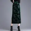 Saia feminina de veludo dourado de alta qualidade, nova saia lápis reta com fenda e estampa floral outono 2026, elegante saia longa de um passo