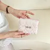 65221 Bolsa de Armazenamento Acolchoada Listrada Rosa com Borda de Coração de Renda, Necessaire para Material Escolar e Itens Diversos, Porta-Moedas