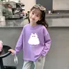 Camiseta super fofa de manga comprida para meninas, outono, algodão puro, nova roupa de desenho animado 2026, camiseta básica para meninas, roupa de outono para crianças