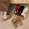Pantuflas peludas planas, sencillas y elegantes, para mujer, cálidas para otoño e invierno, adecuadas para usar con faldas, pantuflas de felpa versátiles