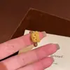 Anillo Abierto de Oso Marrón Lindo para Mujer 2025 Nuevo Popular Anillo Apilable Extraño y Raro Anillo para Dedo Índice de Otoño e Invierno