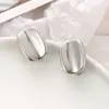 Moda europea y americana clip para oreja rectangular simple diseño geométrico para mujer estilo frío metálico pendientes sin agujero venta al por mayor transfronteriza