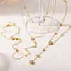 Conjunto de Joias Elegante de Colar e Pulseira com Zircônia Multifacetada, Sensação de Luxo Leve e Alto Padrão, Colar de Aço Inoxidável Cravejado com Diamantes em Ouro 18K
