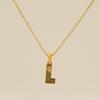 Collar de acero de titanio chapado en oro con letras inglesas, estilo ins de moda transfronteriza para mujer, colgante de 26 letras mayúsculas, joyería al por mayor