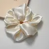 Goma para el pelo scrunchie de satén brillante color crema para mujer, accesorio elegante de color sólido para el cabello con satén de lunares