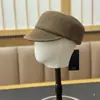Sombrero de Paja Tejida Simple Estilo Coreano de Copa Plana para Mujer, Versátil Sombrero de Paja para el Sol de Verano, Sombrero de Paja para Vacaciones que Adelgaza el Rostro