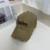 Boné de Baseball Color Block com Bordado de Letras Desgastado para Mulheres, Moda Americana Versátil para Primavera e Verão Que Faz o Rosto Parecer Menor