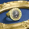 Anillo de Pareja Retro Europeo y Americano Diseño Femenino Nicho Simple Anillo de Plata de Ley S925 Dios del Sol Moneda Antigua Joyería de Mano