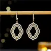 Brincos Geométricos de Luxo Leve Estilo Novo 2026 para Mulheres, Pino de Prata S925, Totalmente Cravejados com Zircônia Diamantada, Brincos Longos com um Toque de Moda de Alto Padrão