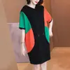 Novo Vestido de Verão Feminino com Manga Curta, Caimento Solto, Estilo Jovem, Versátil, Color-Blocking, com Capuz, Vestido de Comprimento Médio