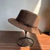 Sombrero de ala plana estilo Hepburn para mujer, Sombrero de sol de paja estilo francés para viajes de verano y vacaciones, Sombrero de paja para protección solar en la playa