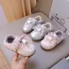 Zapatillas casuales para niñas, con cordones, diseño de conejo, lunares, estilo dulce, suela suave, zapatos de princesa, nueva colección primavera/verano, lindas y transpirables, 2026