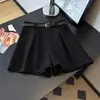 Shorts de lana grises para mujer, nuevo modelo 2026, adecuados para usar con botas en invierno, de cintura alta, elegantes, adelgazantes, de pierna ancha en línea A para botas