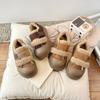 Zapatos Nuevos de Invierno 2026 para Niños Estilo Coreano de Lana de Cordero Zapatos de Algodón para Niñas con Forro Adicional para Calor, Zapatos Peludos de Punta Cerrada Anti-Pateaduras