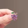 Broche de uva de frutas criativas de venda transfronteiriça broche de terno all-match broche bonito anti-exposição broche de frutas pequeno pino