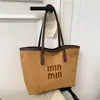 Nova bolsa tote transfronteiriça para mulheres, com couro macio, toque de alta qualidade e grande capacidade, perfeita para o dia a dia e pode ser usada como bolsa de ombro ou transversal.