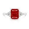 Transmisión en Vivo Venta Caliente Anillo Cuadrado con Corte Flor de Hielo de Diamante de Alto Carbono de Piedra Preciosa de Colores para Mujer, Moderno y Sencillo, Anillo Chapado en Oro, Venta al por Mayor de Una Pieza