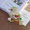 Broche de pássaro pega-pega de alta qualidade fofo delicado corsage anti-luz senso de personalidade de alto nível acessórios de pino de cor para terno
