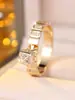 Anillo de Lujo Ligero con Forma de Uña Totalmente Incrustado de Diamantes para Mujer, Diseño de Nicho con Cadena Incrustada de Diamantes, Accesorio Versátil de Moda