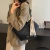 Bolsa Grande com Textura de Alta Qualidade 2024 Nova Bolsa de Ombro Outono e Inverno Feminina Grande Capacidade Bolsa para o Dia a Dia Fashionável Bolsa Tote Versátil