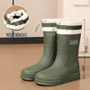 Botas de Chuva Femininas Estilo Coreano Meio da Panturrilha com Solado Grosso Antiderrapante Impermeáveis Resistentes ao Frio para Uso Externo Calçados de Chuva