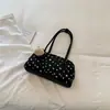 Bolsa de bowling de nicho estilo coreano, nova coleção outono 2026, bolsa de ombro de grande capacidade, bolsa almofada moderna e estilosa para trabalho e deslocamento