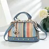 Fabricante 2025 Nueva Bolsa para Mujer Bolsa Cuadrada Pequeña Bolso de Hombro Cruzado para Mujer Bolso de Mano para Mujer Tendencia al Por Mayor