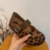 Zapatos Mary Jane Retro Zapatos de Mujer 2026 Nuevo Otoño Versátiles Suela Blanda Corte Bajo Zapatos Individuales Fondo Plano Aumento Oculto de Altura Zapatos Birkenstock