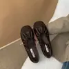 Zapatos de abuela de estilo coreano, punta cuadrada, bloques de color, plisados, suela blanda, para mujer, nueva moda de verano, cómodos, correa elástica, zapatos de un solo color bajos