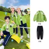 Chaqueta escolar de tres piezas para estudiantes de primaria y secundaria desmontable tres en uno ropa de clase para exteriores otoño e invierno para niños