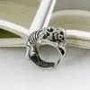 Anillo de calavera retro moderno personalidad de hombre simple punk Hueso Halloween Transfronterizo europeo y americano Anillo abierto para hombre