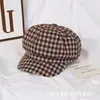 Chapéu Octogonal Xadrez Estilo Japonês para Mulheres, Boina Versátil Moda Retro Casual, Versão Coreana, Tendência de Chapéu Artista Primavera e Verão