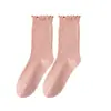 [Dropshipping] Calcetines de media pantorrilla para mujer con ribete de encaje, adecuados para primavera, otoño y verano, con un diseño fino y transpirable con bordes rizados