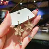 Pendientes Vintage Estilo Francés con Ojo de Gato Incrustado de Diamantes y Perlas, Pendientes de Lujo Ligero de Gama Alta, Exquisitos y Modernos Accesorios para Orejas Versátiles al por Mayor